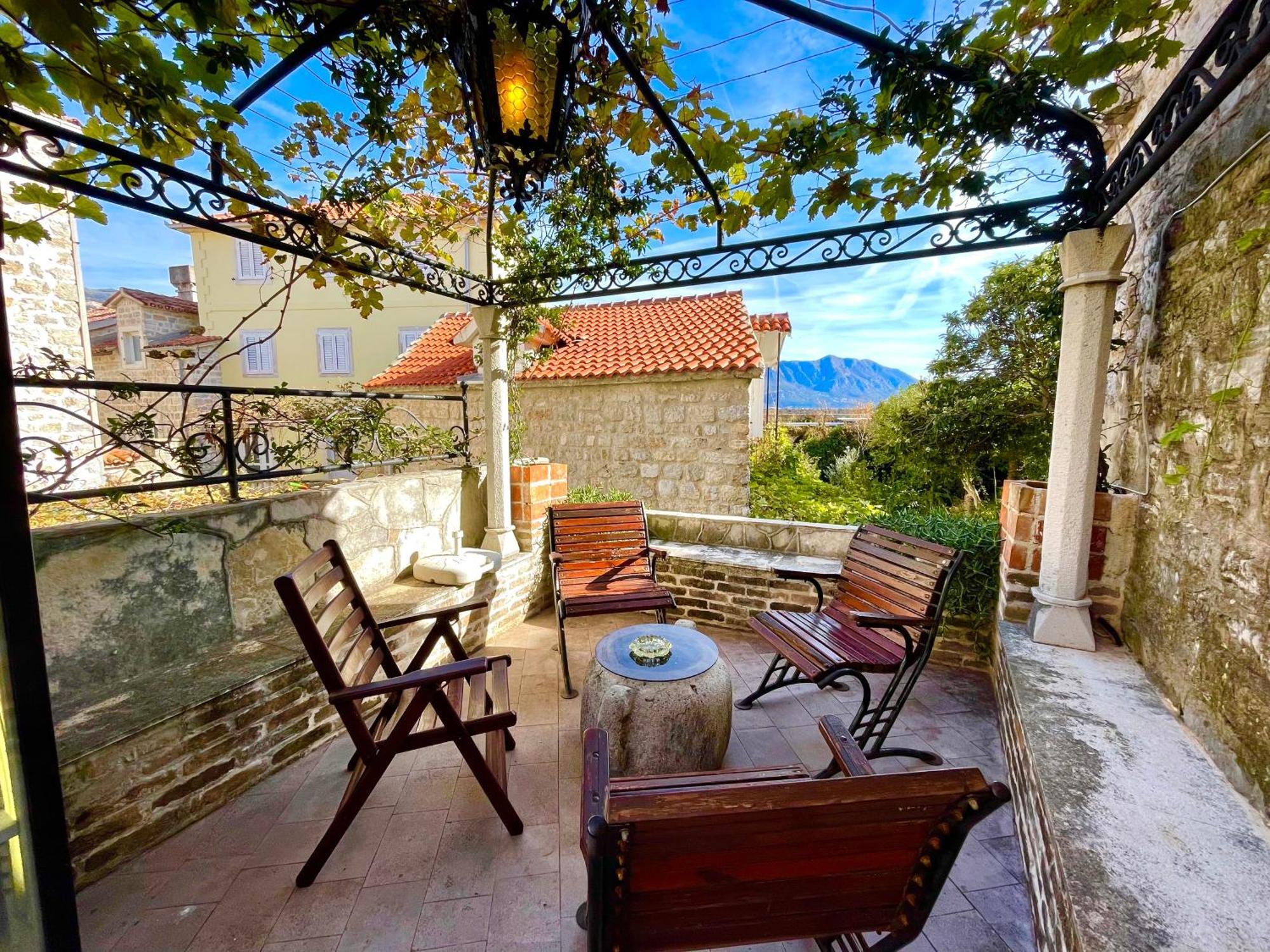 Old Town House With Private Garden Appartement Budva Buitenkant foto