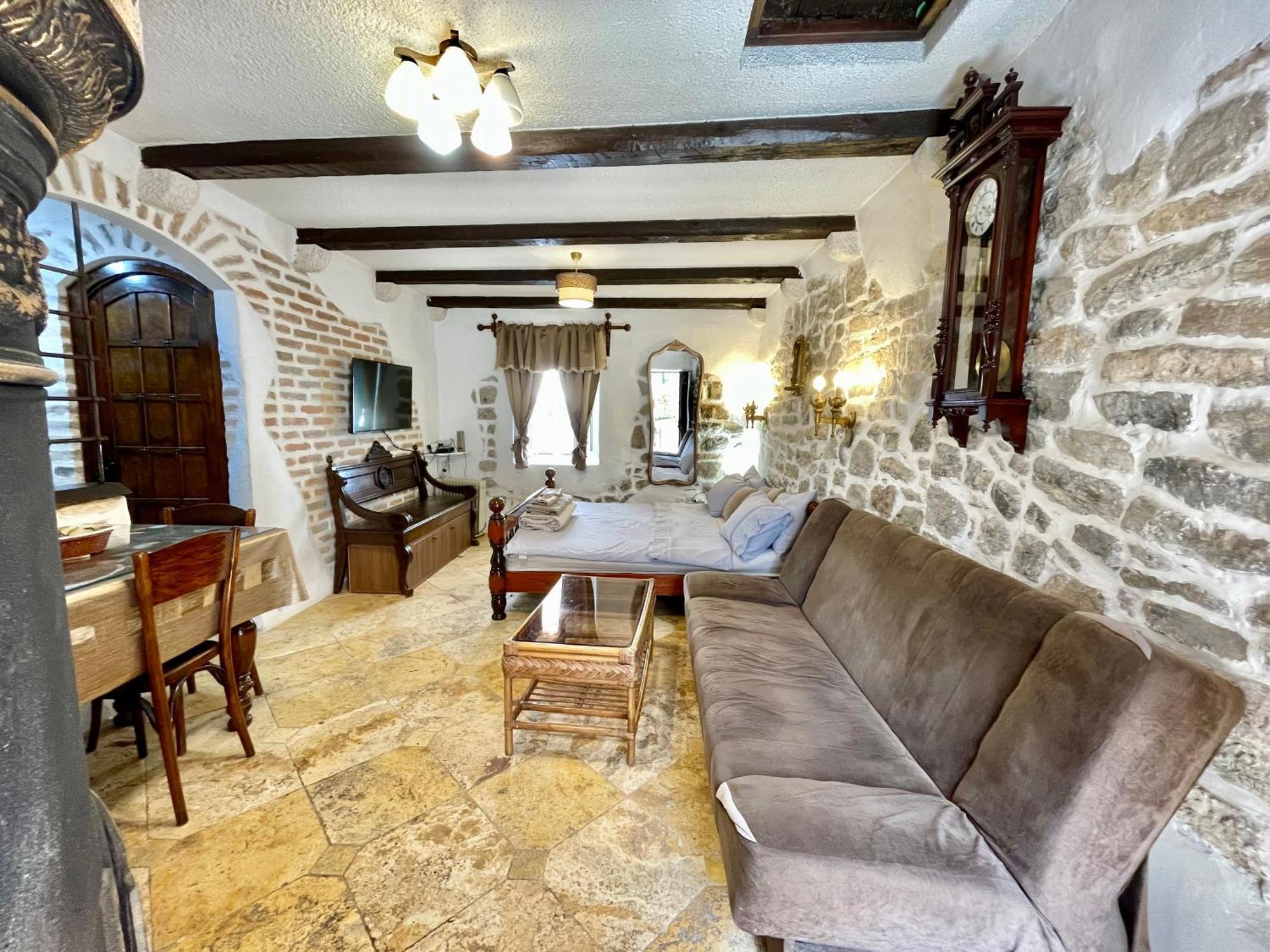 Old Town House With Private Garden Appartement Budva Buitenkant foto